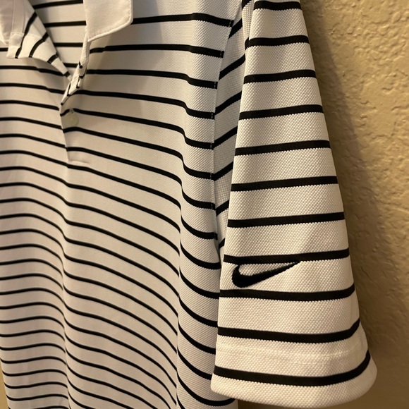 Men’s Nike Dri-Fit golf polo - Picture 2 of 6